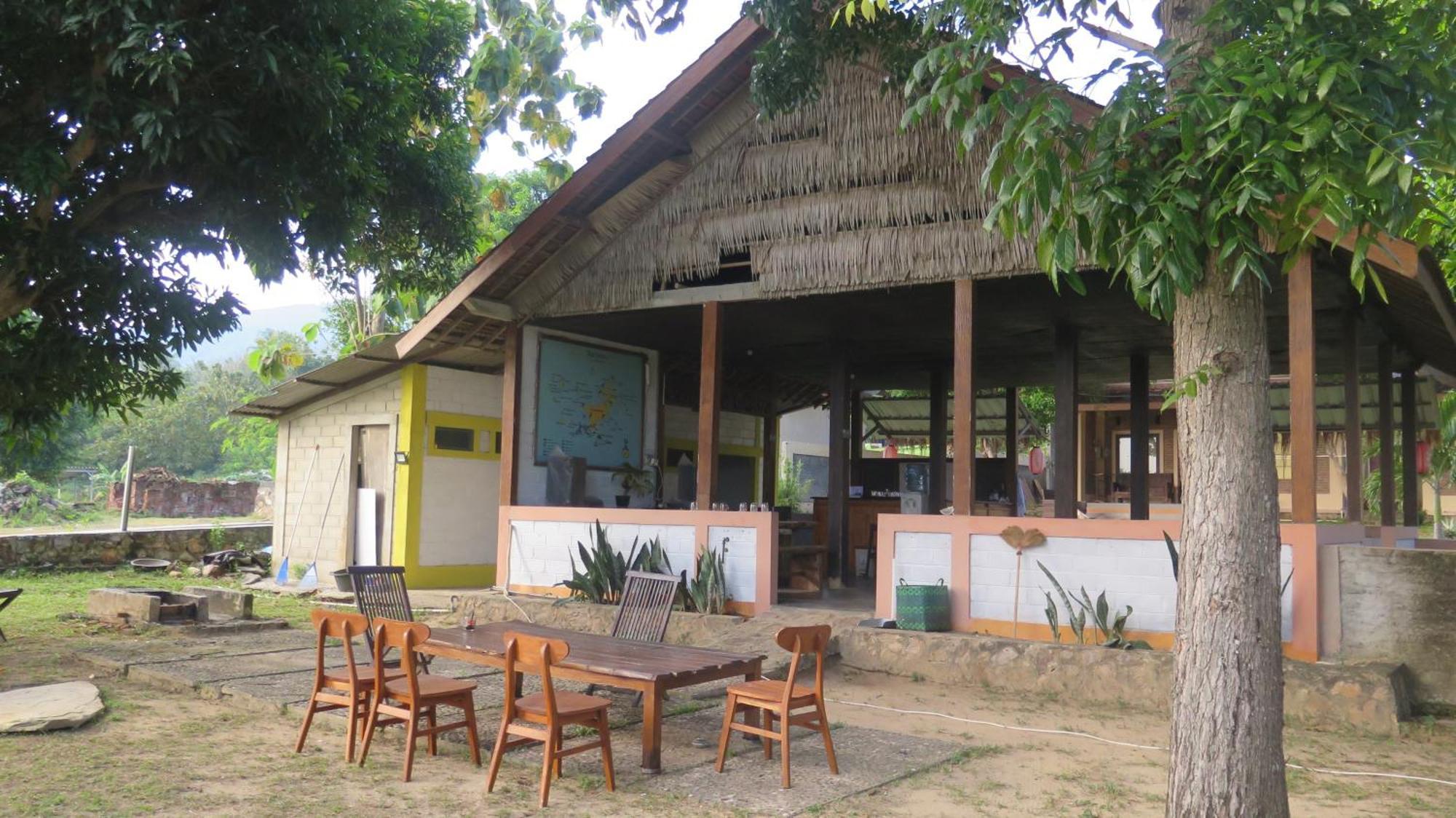קרימונג'אווה Mangrove Inn מראה חיצוני תמונה