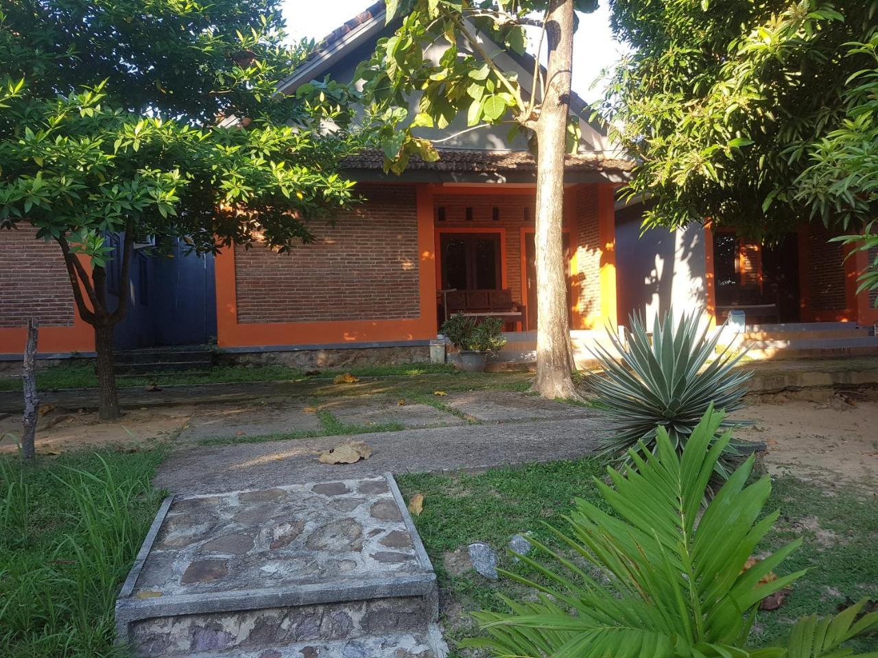 קרימונג'אווה Mangrove Inn מראה חיצוני תמונה